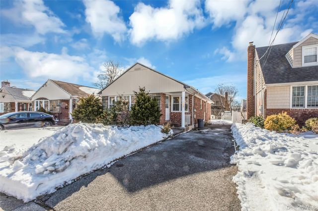 197 Emory Road, Mineola, NY 11501