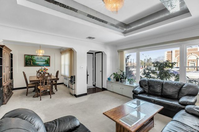 197 Emory Road, Mineola, NY 11501