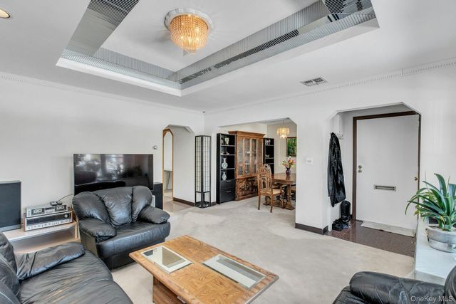 197 Emory Road, Mineola, NY 11501