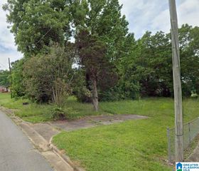 642 8TH AVENUE N, Bessemer, AL 35020