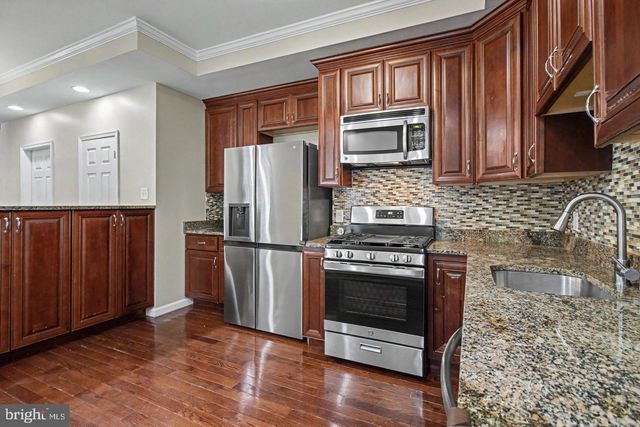 1 S EAST AVE, Baltimore, MD 21224