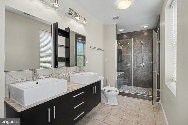 1 S EAST AVE, Baltimore, MD 21224