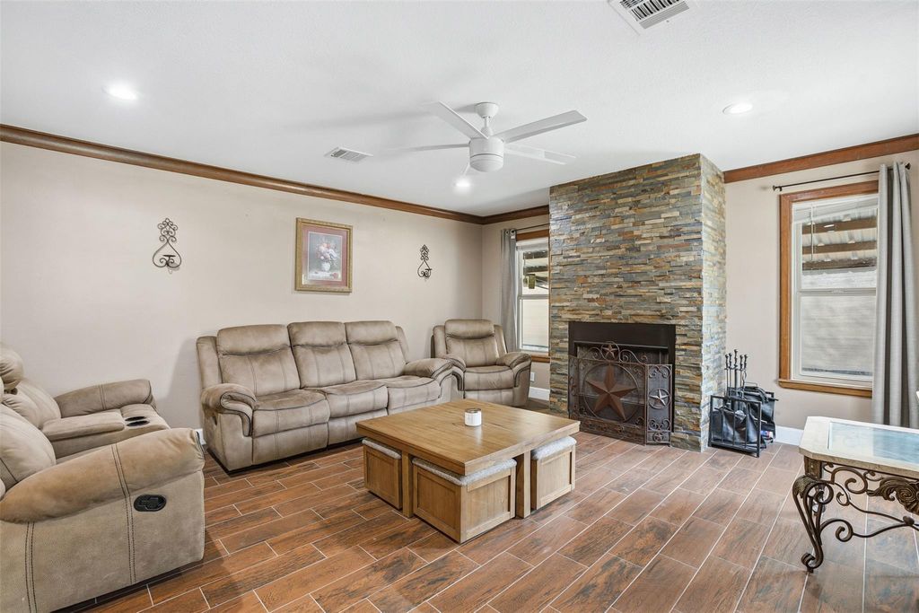 25436 Northampton, New Caney, TX 77357