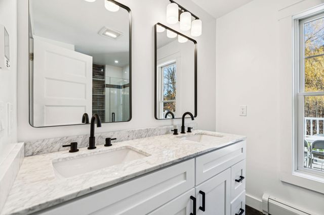 96 E Randolph Road, Chelsea, VT 05038