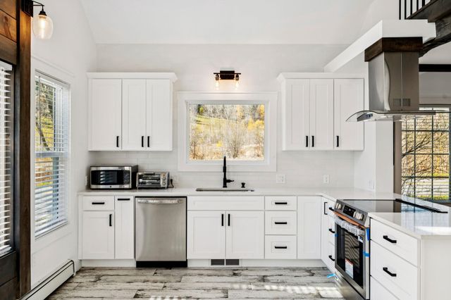 96 E Randolph Road, Chelsea, VT 05038