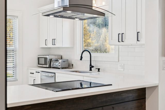 96 E Randolph Road, Chelsea, VT 05038