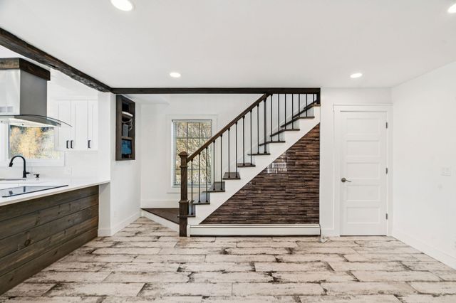 96 E Randolph Road, Chelsea, VT 05038