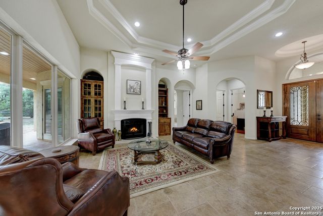 2649 Black Bear Dr, New Braunfels, TX 78132