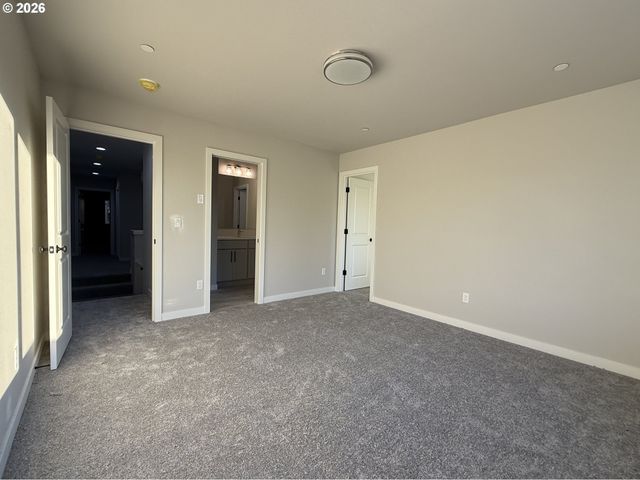 256 Nw MAWRCREST Ave, Gresham, OR 97030