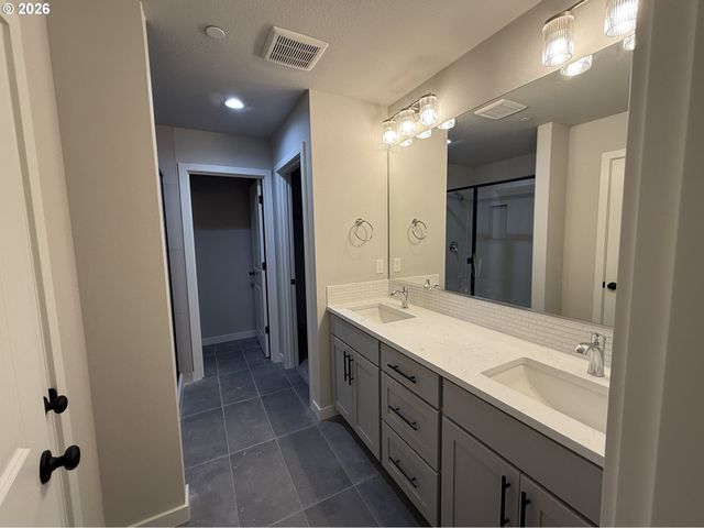 256 Nw MAWRCREST Ave, Gresham, OR 97030