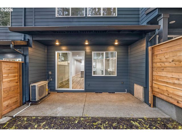 256 Nw MAWRCREST Ave, Gresham, OR 97030