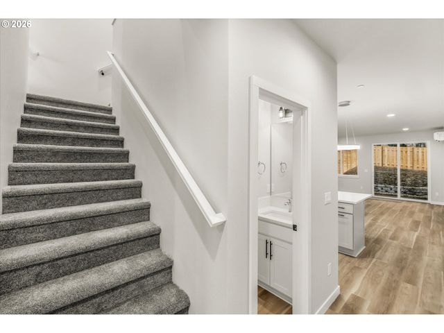 256 Nw MAWRCREST Ave, Gresham, OR 97030