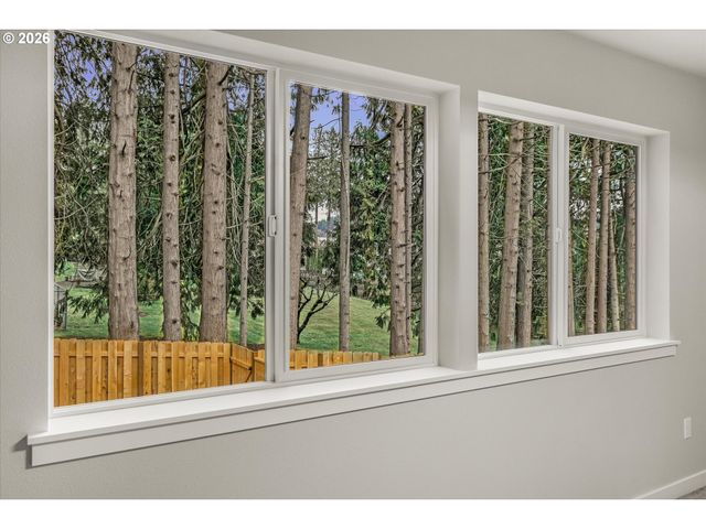 256 Nw MAWRCREST Ave, Gresham, OR 97030