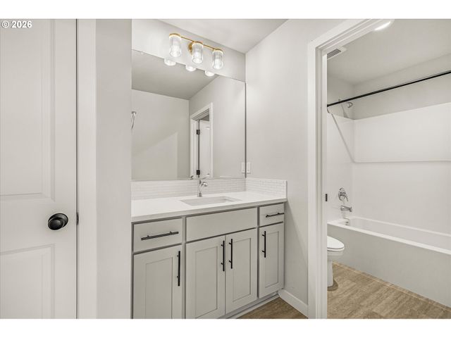 256 Nw MAWRCREST Ave, Gresham, OR 97030