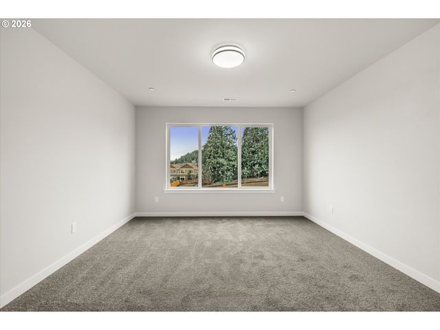 256 Nw MAWRCREST Ave, Gresham, OR 97030