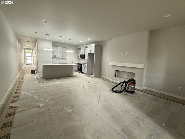 256 Nw MAWRCREST Ave, Gresham, OR 97030