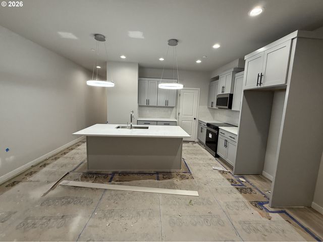 256 Nw MAWRCREST Ave, Gresham, OR 97030