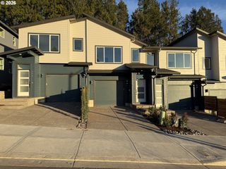 256 Nw MAWRCREST Ave, Gresham, OR 97030