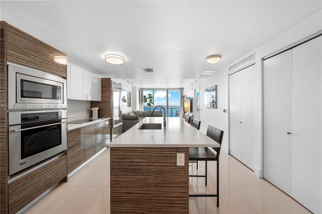 460 NE 28th St 2006, Miami, FL 33137