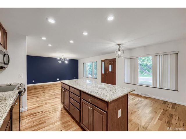 1471 S Welch Ct, Lakewood, CO 80228