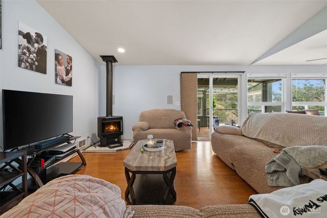 37399 Buck Road NE, Hansville, WA 98340