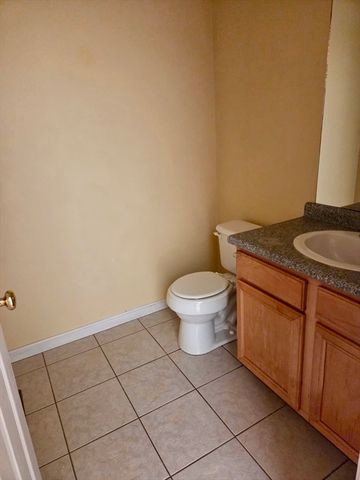 100 Nutting Rd E2, Westford, MA 01886