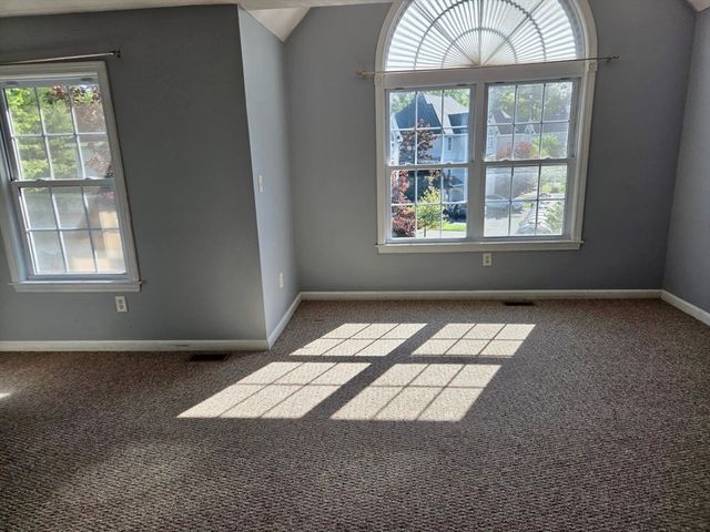 100 Nutting Rd E2, Westford, MA 01886