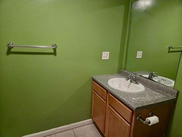 100 Nutting Rd E2, Westford, MA 01886