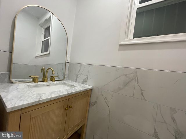 5342 N BROAD ST, Philadelphia, PA 19141