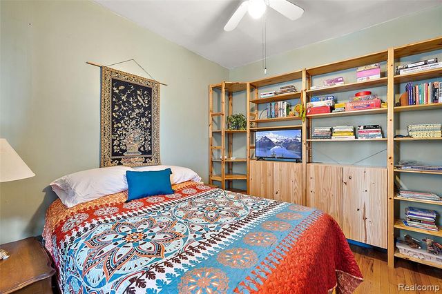 2700 Holmes Street, Hamtramck, MI 48212