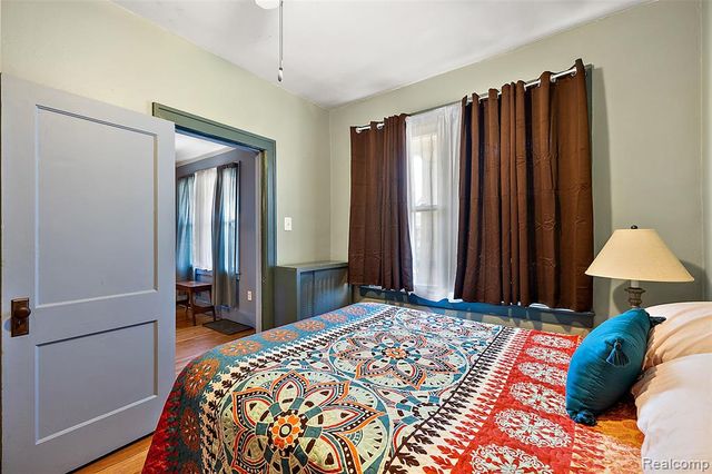 2700 Holmes Street, Hamtramck, MI 48212