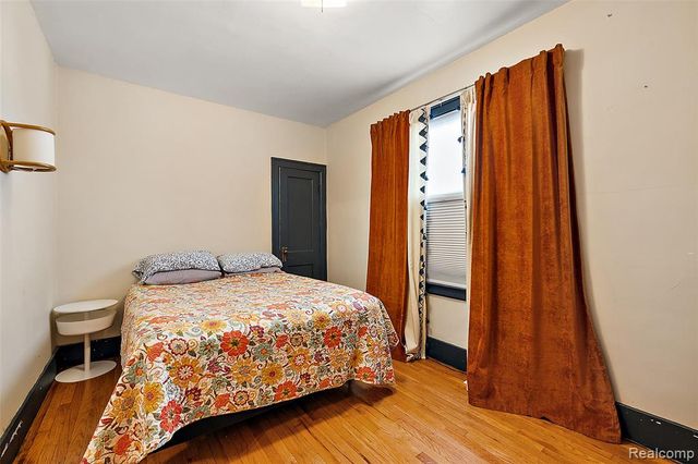 2700 Holmes Street, Hamtramck, MI 48212