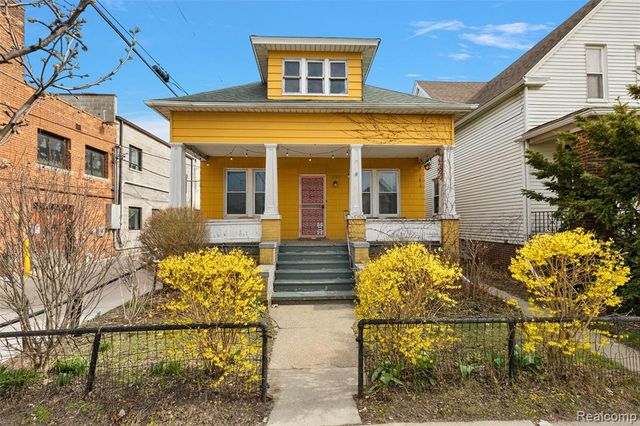 2700 Holmes Street, Hamtramck, MI 48212