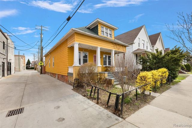 2700 Holmes Street, Hamtramck, MI 48212