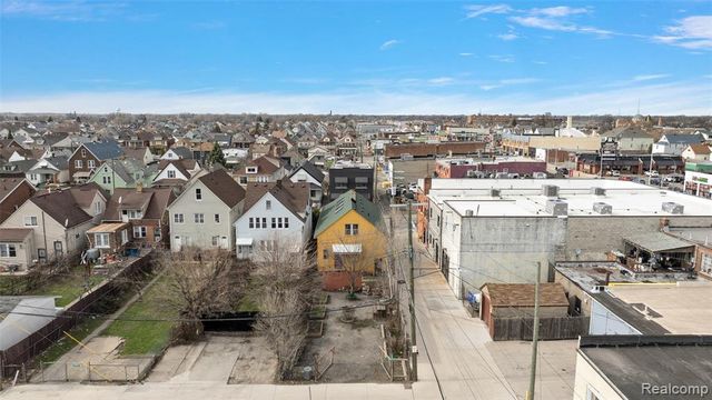 2700 Holmes Street, Hamtramck, MI 48212