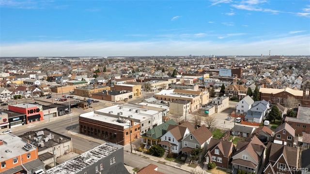 2700 Holmes Street, Hamtramck, MI 48212