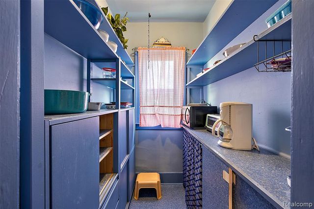 2700 Holmes Street, Hamtramck, MI 48212