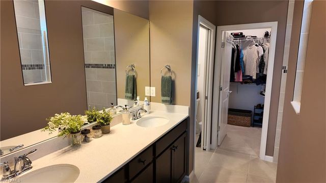 1845 Amador CT, Naples, FL 34120