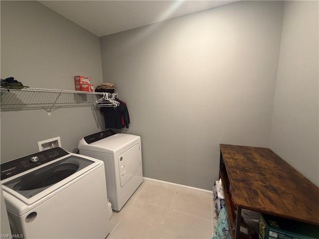 1845 Amador CT, Naples, FL 34120