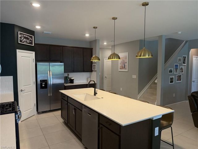 1845 Amador CT, Naples, FL 34120