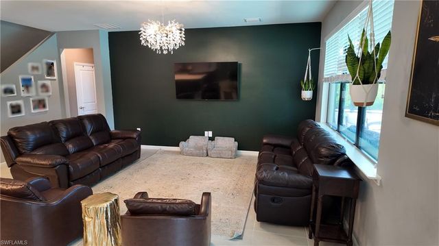 1845 Amador CT, Naples, FL 34120