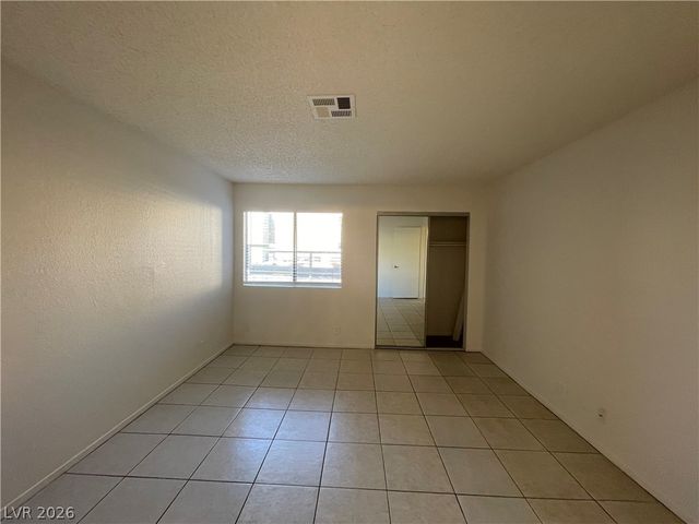 3151 SOARING GULLS Drive 1198, Las Vegas, NV 89128