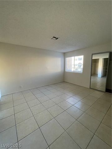 3151 SOARING GULLS Drive 1198, Las Vegas, NV 89128