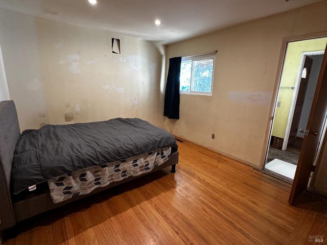 2314 Olympia Dr, Santa Rosa, CA 95405