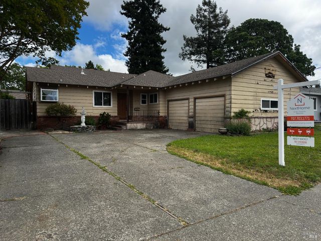 2314 Olympia Dr, Santa Rosa, CA 95405