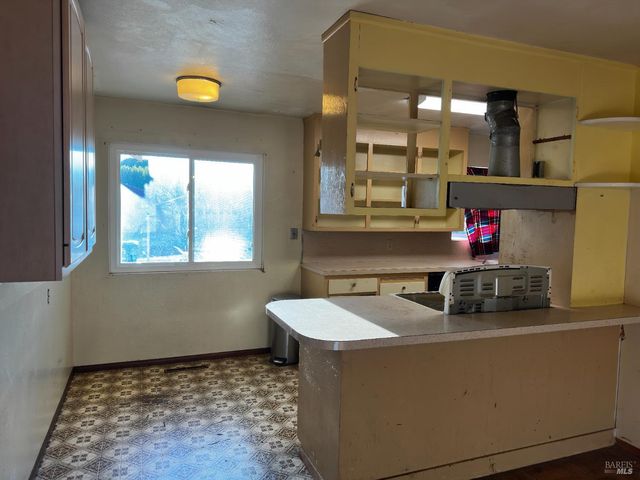 2314 Olympia Dr, Santa Rosa, CA 95405