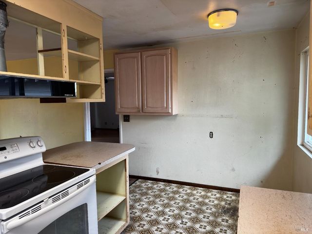 2314 Olympia Dr, Santa Rosa, CA 95405