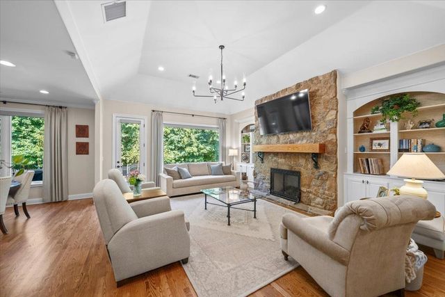 1689 DE HAIG LN, Collierville, TN 38017
