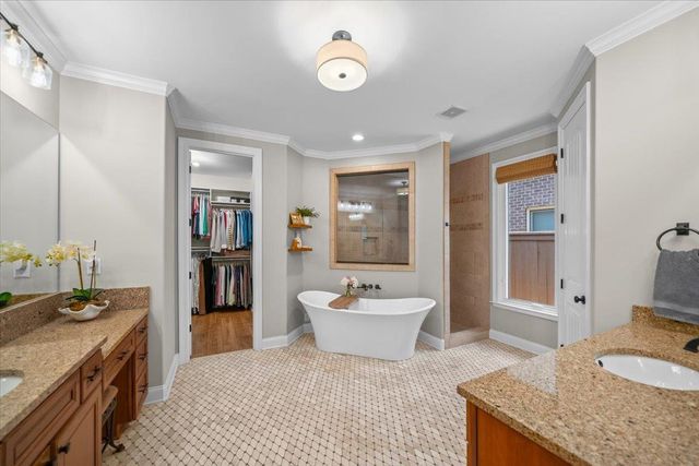 1689 DE HAIG LN, Collierville, TN 38017