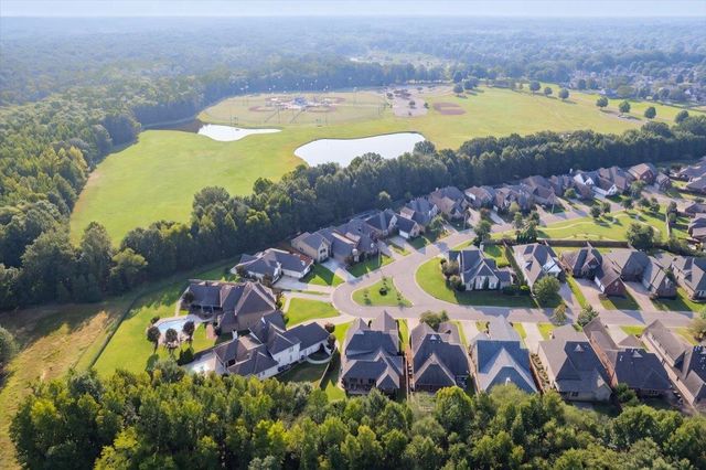 1689 DE HAIG LN, Collierville, TN 38017